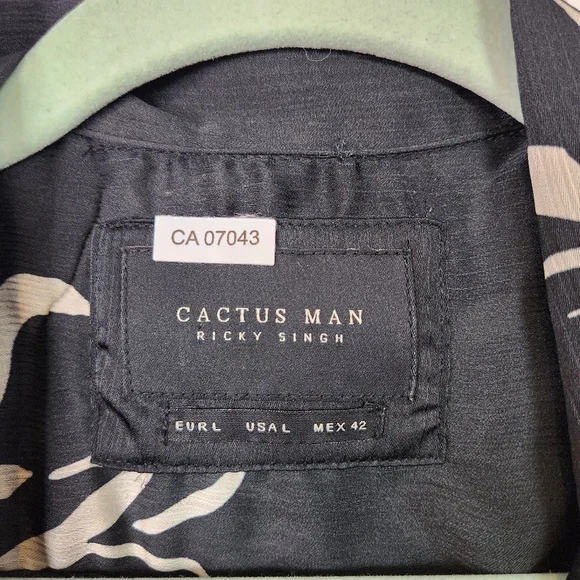 Cactus Man Ricky Singh Sheer Navy Tropical Floral Short Sleeve Button Down Large - Picture 6 of 8